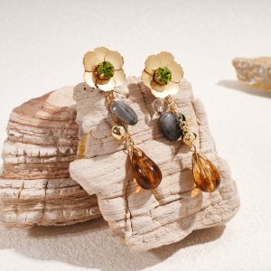 1 Paire De Boucles D'Oreilles Pendantes Rétro En Forme De Cœur Et De Fleur En Résine h5 Image4