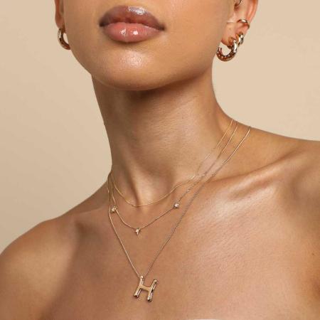 Collier Pendentif Femme Classique En Acier Inoxydable, Couleur Or, Lettre H (1 Pièce)