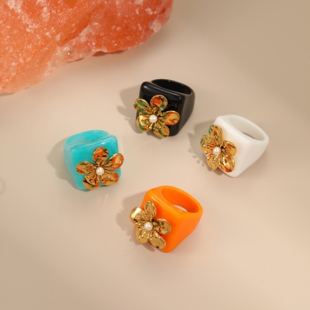 Bague élégante pour femme, en acier inoxydable doré, ornée d'une fleur (1 pièce). 2