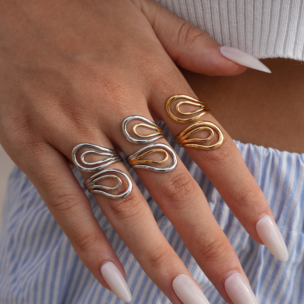 Bague Tendance Rétro Ronde Simple En Acier Inoxydable Étanche Couleur Or (1 Pièce) Image5