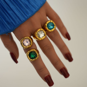 Bague De Luxe Vintage Pour Femme En Acier Inoxydable Doré, Étanche Et Sertie D'Une Pierre Précieuse (1 Pièce). h5 Image3