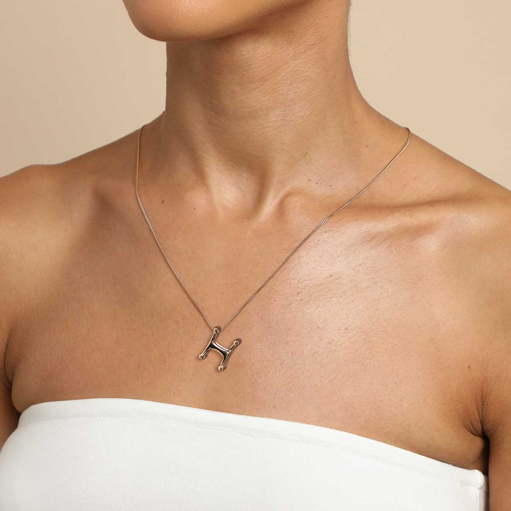 Collier Pendentif Femme Classique En Acier Inoxydable, Couleur Or, Lettre H (1 Pièce) Image4