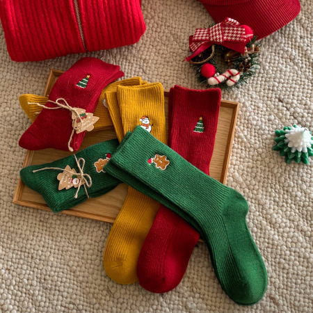 1 paire de chaussettes mi-mollet brodées de Noël en coton pour femme 2
