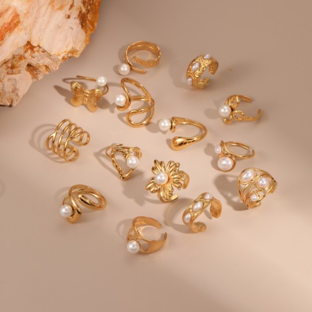 Bague tendance en acier inoxydable doré, forme irrégulière et torsadée, ornée d'une fleur simple. 2