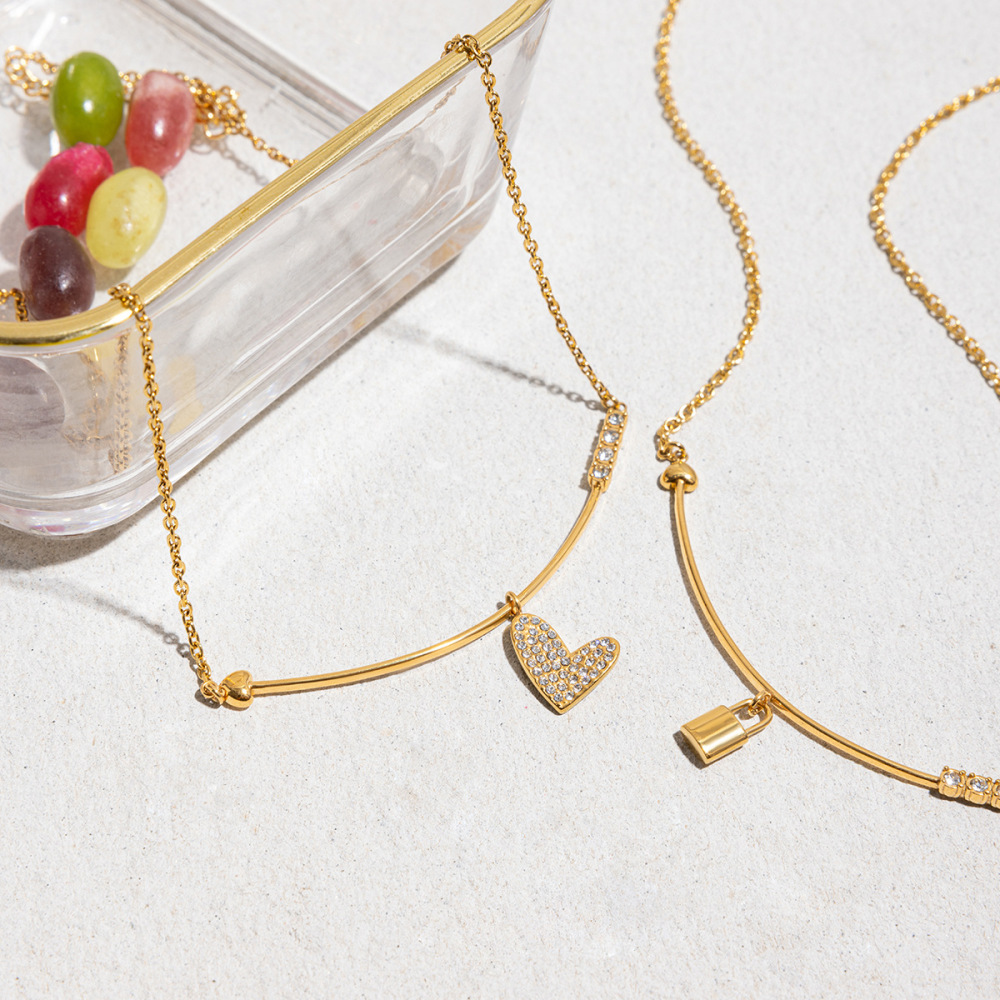 Collier Pendentif Femme Classique En Acier Inoxydable Étanche Couleur Or (1 Pièce) Image5