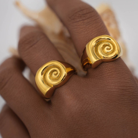 Bague tendance rétro simple en acier inoxydable étanche couleur or (1 pièce)