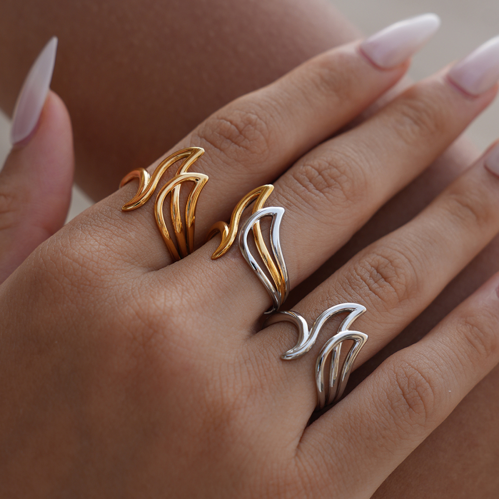 Bague Femme Tendance, En Acier Inoxydable Doré, Forme Irrégulière, Étanche, À Porter Au Quotidien. Image7