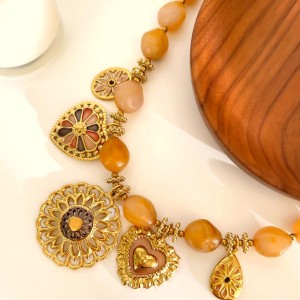 Collier Pendentif Luxueux En Résine Couleur Or En Forme De Cœur Et De Fleur, 1 Pièce h5 Image4
