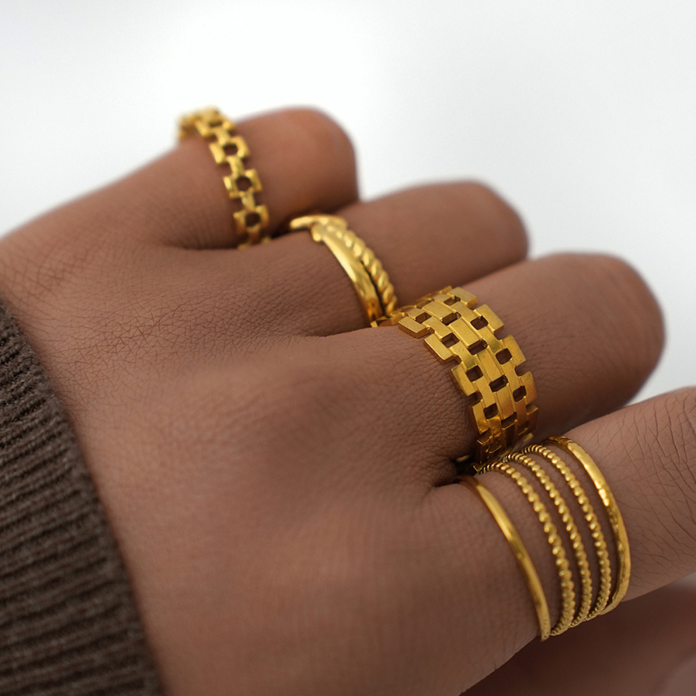 Bague Femme Simple Et Élégante En Acier Inoxydable Imperméable, De Forme Irrégulière, À Porter Au Quotidien. Image2