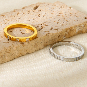 Bague Minimaliste En Acier Inoxydable, Étanche, Couleur Or, Avec Zircon Et Lignes Simples (1 Pièce). h5 Image3