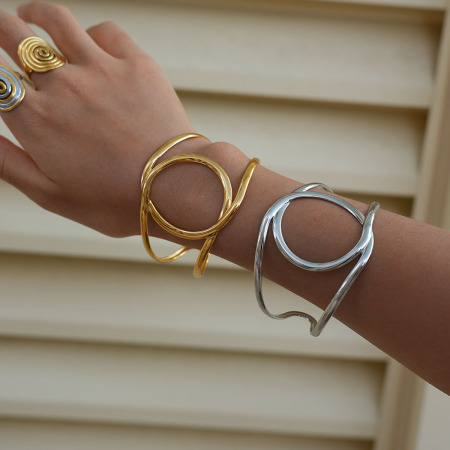 Bracelet manchette pour femme, en acier inoxydable, étanche, de forme irrégulière et naturelle (1 pièce).