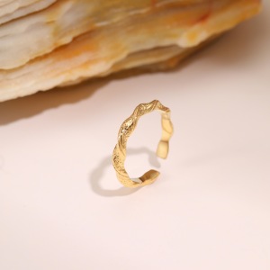 Bague Simple En Acier Inoxydable Imperméable En Forme De Cœur (1 Pièce) h5 Image4