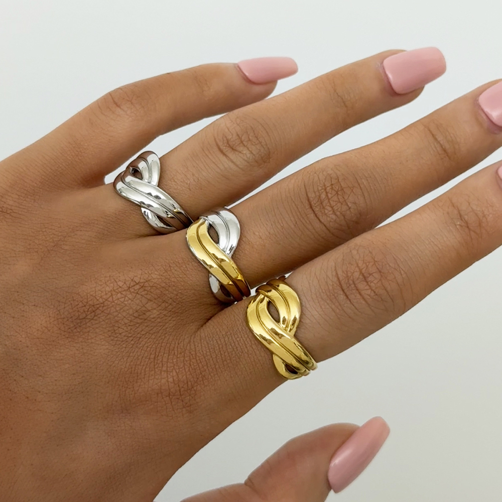 Bague Tendance Moderne En Acier Inoxydable Doré, Forme Croisée, Étanche (1 Pièce). Image5