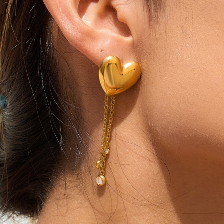 Boucles d'oreilles pendantes romantiques en forme de cœur avec pompon, en acier inoxydable étanche, couleur or, pour femme (1 paire).