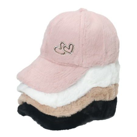 1 chapeau en peluche pour femme en forme de cœur 2