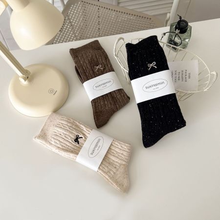 1 paire de chaussettes mi-mollet en coton pour femme avec nœud de couleur unie 2