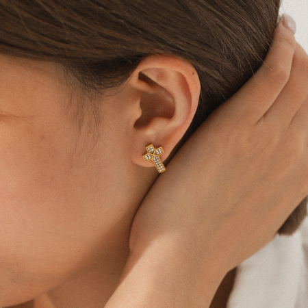 1 paire de boucles d'oreilles à tige en acier inoxydable et zircon pour femme 2