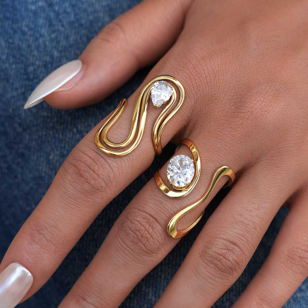 Bague Tendance En Acier Inoxydable Doré, Forme Irrégulière, Étanche, Ornée D'Un Zircon. Image8