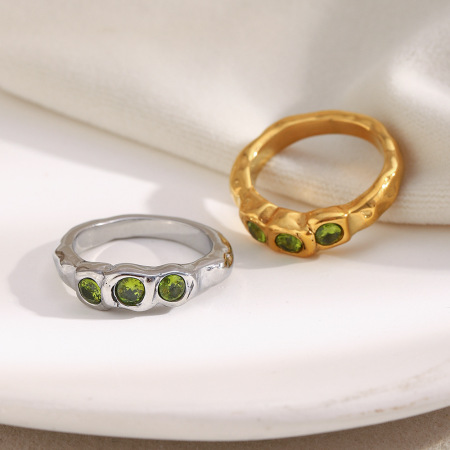 Bague élégante pour femme en acier inoxydable, étanche, couleur or, sertie de zircon (1 pièce). 2