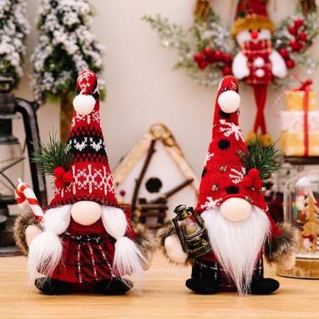 1 poupée décorative de Noël