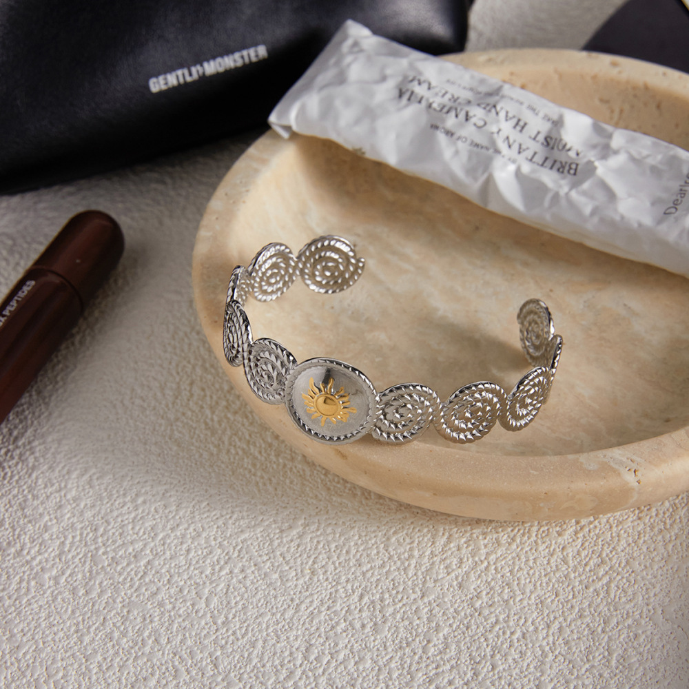 Bracelet Manchette Étanche En Acier Inoxydable Simple Vortex Pour Femme (1 Pièce) Image7