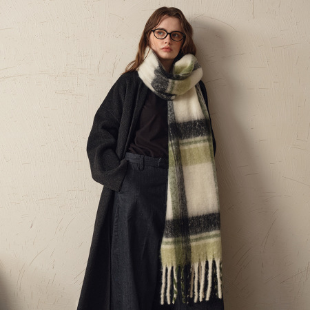 1 écharpe d'hiver simple et douce en polyester à carreaux pour femme