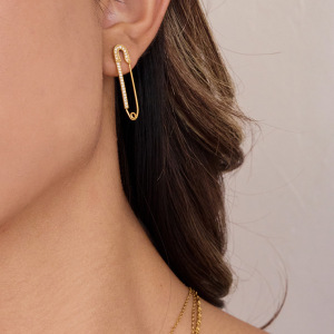 Boucles D'Oreilles Puces Pour Femme, En Acier Inoxydable Doré, Imperméables, En Forme De Trombone (1 Paire). h5 Image2