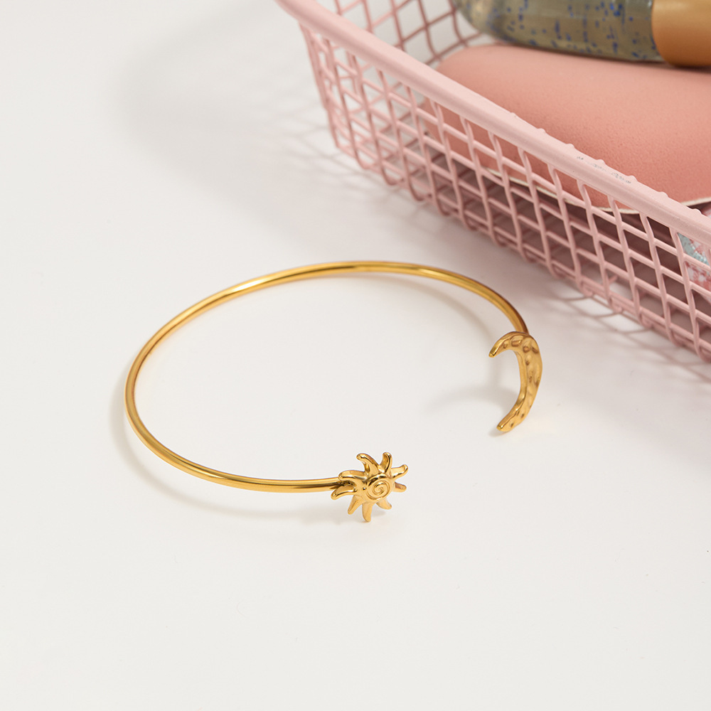 Bracelet Manchette Rétro Soleil Et Lune En Acier Inoxydable Étanche Couleur Or Pour Femme (1 Pièce) Image7