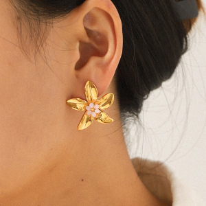 1 Paire De Boucles D'Oreilles Puces Élégantes Pour Femme, En Acier Inoxydable Doré, Imperméables, Ornées De Perles Et De Fleurs. h5 Image5