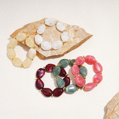 1 bracelet de perles en acrylique de forme irrégulière