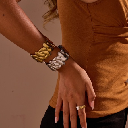 Bracelet manchette pour femme, 1 pièce, élégant et luxueux, en acier inoxydable, étanche, avec lignes fines. 2