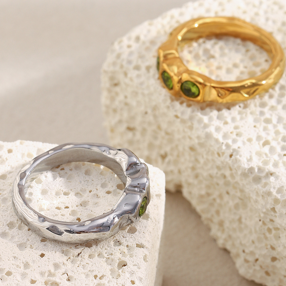 Bague Élégante Pour Femme En Acier Inoxydable, Étanche, Couleur Or, Sertie De Zircon (1 Pièce). Image5