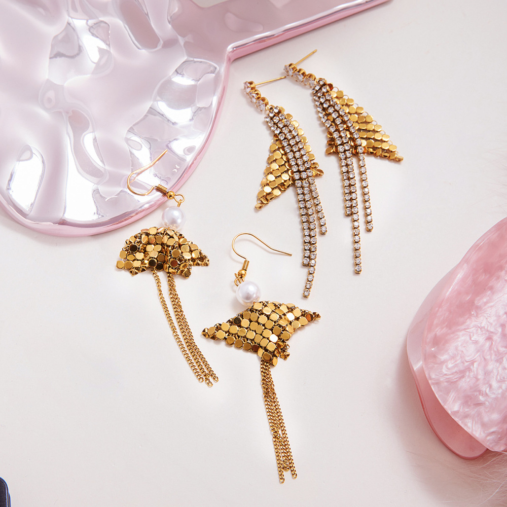 Boucles D'Oreilles Pendantes Luxueuses Pour Femme, En Acier Inoxydable Doré, Imperméables, Avec Pompon Et Zircon, Ornées De Zircon. 1 Paire Image4