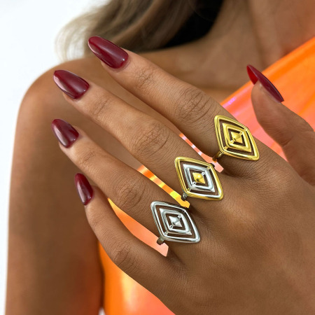 Bague femme simple, lignes décontractées, en acier inoxydable étanche (1 pièce)