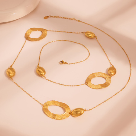 Collier long pour femme, en acier inoxydable doré, imperméable, avec motif martelé simple (1 pièce) 2