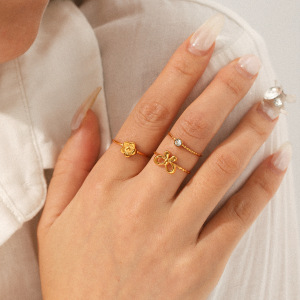 Bagues Pour Femmes En Acier Inoxydable, Imperméables, Serties De Zircon Et Ornées De Fleurs, Collection Simple Series À Plusieurs Niveaux. h5 Image4