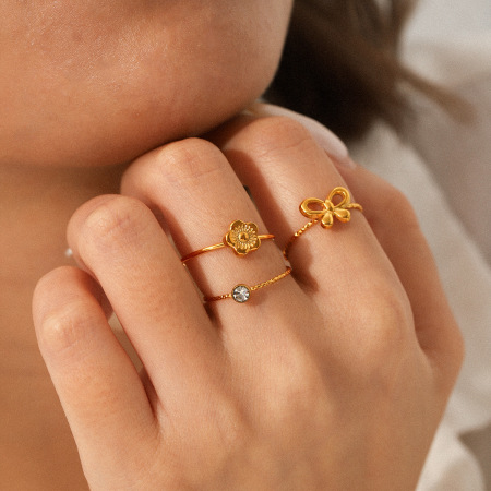 Bagues pour femmes en acier inoxydable, imperméables, serties de zircon et ornées de fleurs, collection Simple Series à plusieurs niveaux. 2