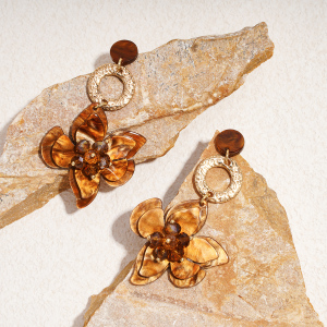 1 Paire De Boucles D'Oreilles Pendantes Rétro En Résine À Fleurs h5 Image4