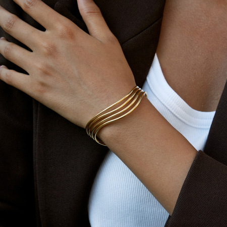 Bracelet manchette classique ondulé en acier inoxydable, couleur or, pour femme (1 pièce).