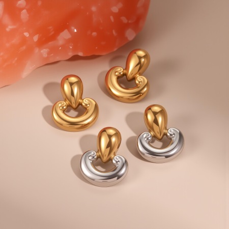 1 paire de boucles d'oreilles puces élégantes en acier inoxydable multicolore étanche pour femme 2