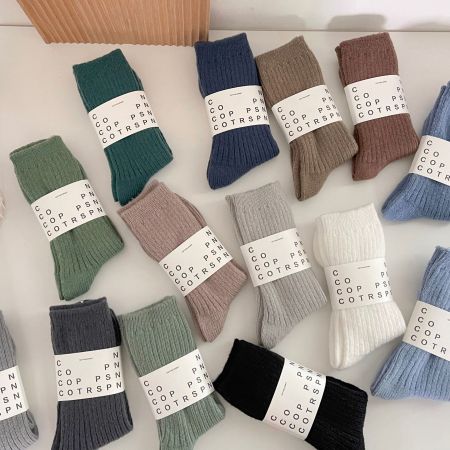 Chaussettes mi-mollet à rayures verticales pour femme, couleur unie et douce