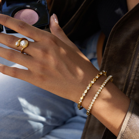 Bracelet jonc élégant en acier inoxydable, couleur or, avec pendentif cœur et goutte d'eau (1 pièce)