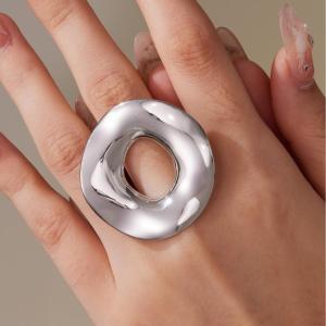 Bague Imposante En Acier Inoxydable Doré, Imperméable, Avec Un Cercle Irrégulier Exagéré (1 Pièce). h5 Image6
