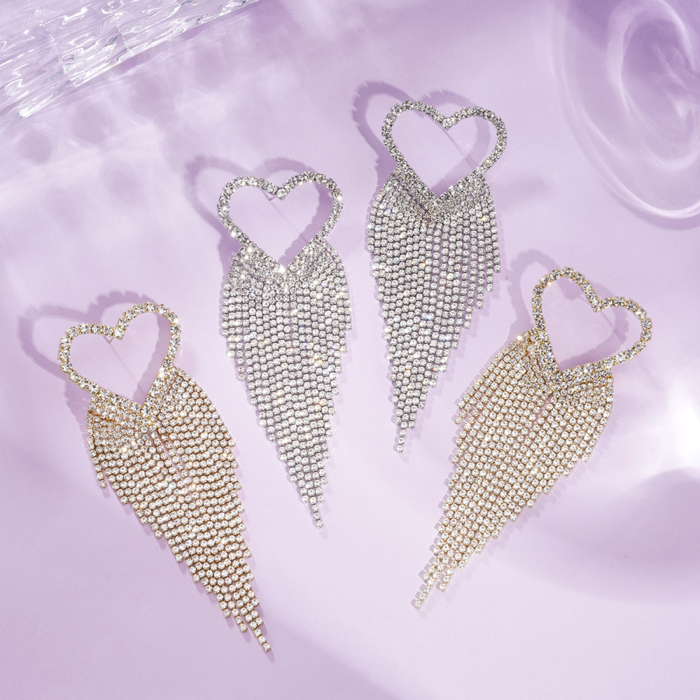 Boucles D'Oreilles Festives En Cuivre Avec Pompon En Forme De Cœur (1 Paire) Image4