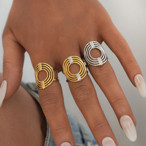Bague Femme Décontractée, Ronde, En Acier Inoxydable Étanche Couleur Or (1 Pièce) h5 Image6