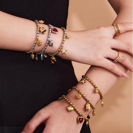 Bracelet à breloques pour femme, en acier inoxydable doré, orné d'un zircon et orné d'un cœur luxueux (1 pièce).