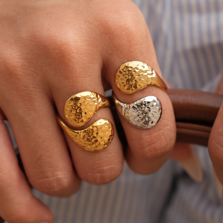 Bague femme simple, forme irrégulière, motif martelé, en acier inoxydable étanche
