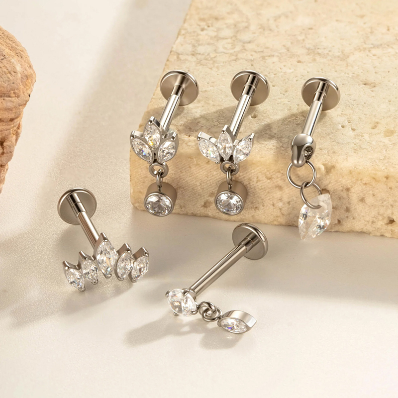 Boucles D'Oreilles Percées Classiques En Alliage De Titane Et Zircone Couleur Or Pour Femme, 1 Pièce Image6
