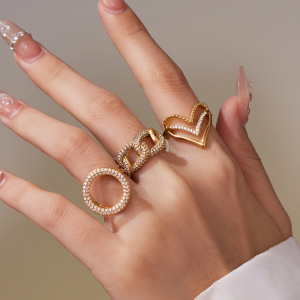 Bague Pour Femme En Acier Inoxydable Doré, Imperméable, Ornée D'Un Zircon Et D'Un Cœur Luxueux. h5 Image5