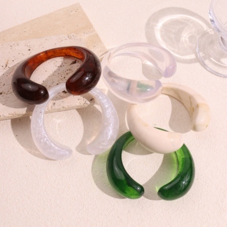 1 bracelet manchette en résine de forme irrégulière avec dégradé de couleurs 2